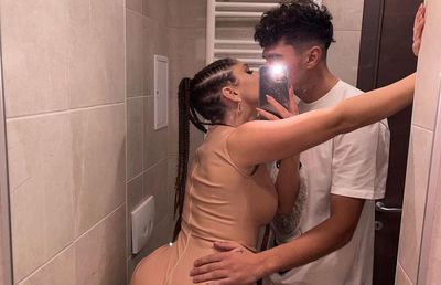 FOTO. Cum au petrecut Revelionul starurile de la FCSB » Coman, poze incendiare cu iubita