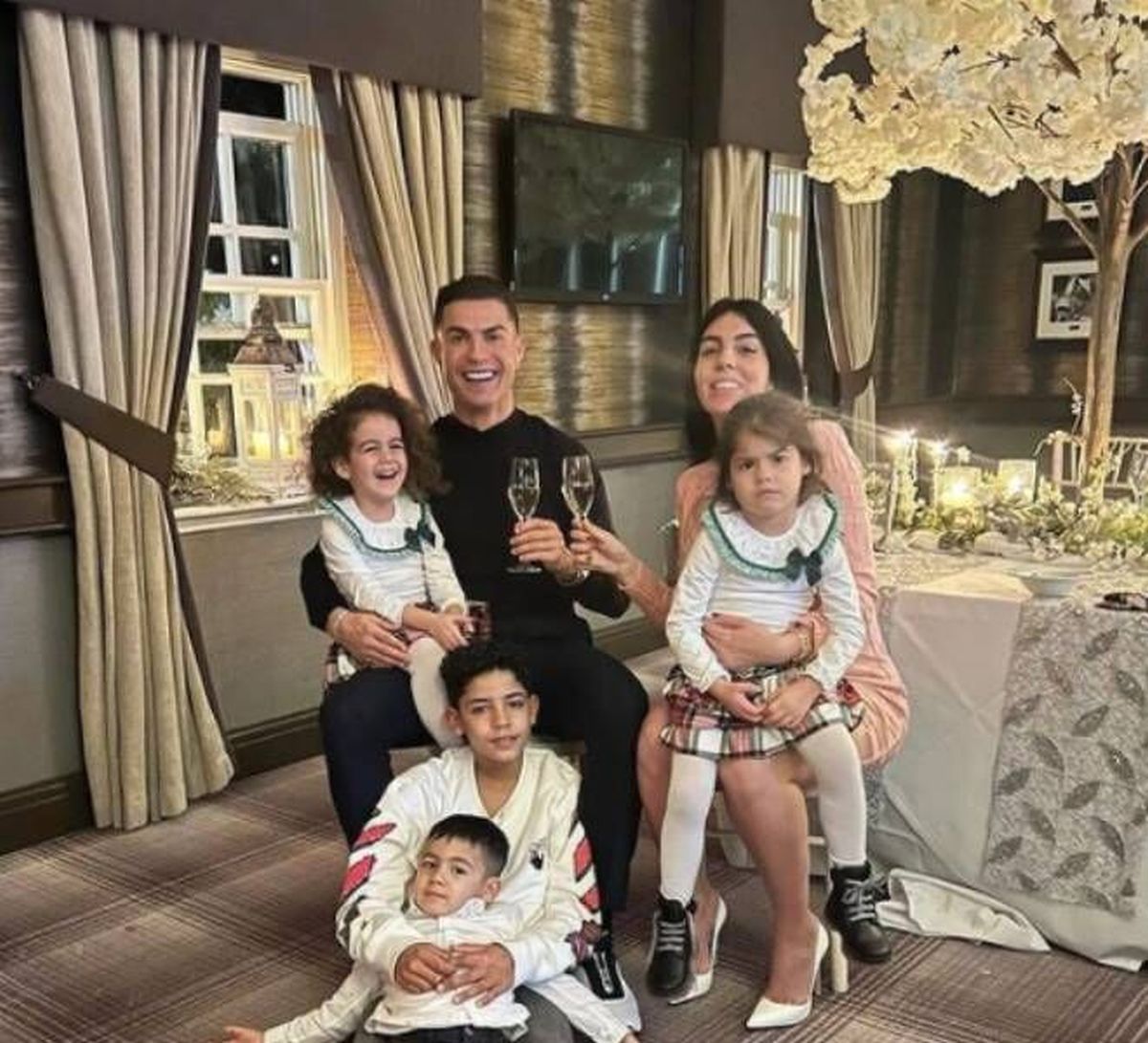 „Moșul” Georgina Rodriguez i-a adus lui Cristiano Ronaldo un cadou de peste 340.000 de dolari