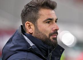 „Mutu? O variantă proastă pentru Rapid! Pe ce considerente e Daniel Niculae președinte?” » Analiză dură în direct: „Aceeași veșnică problemă”
