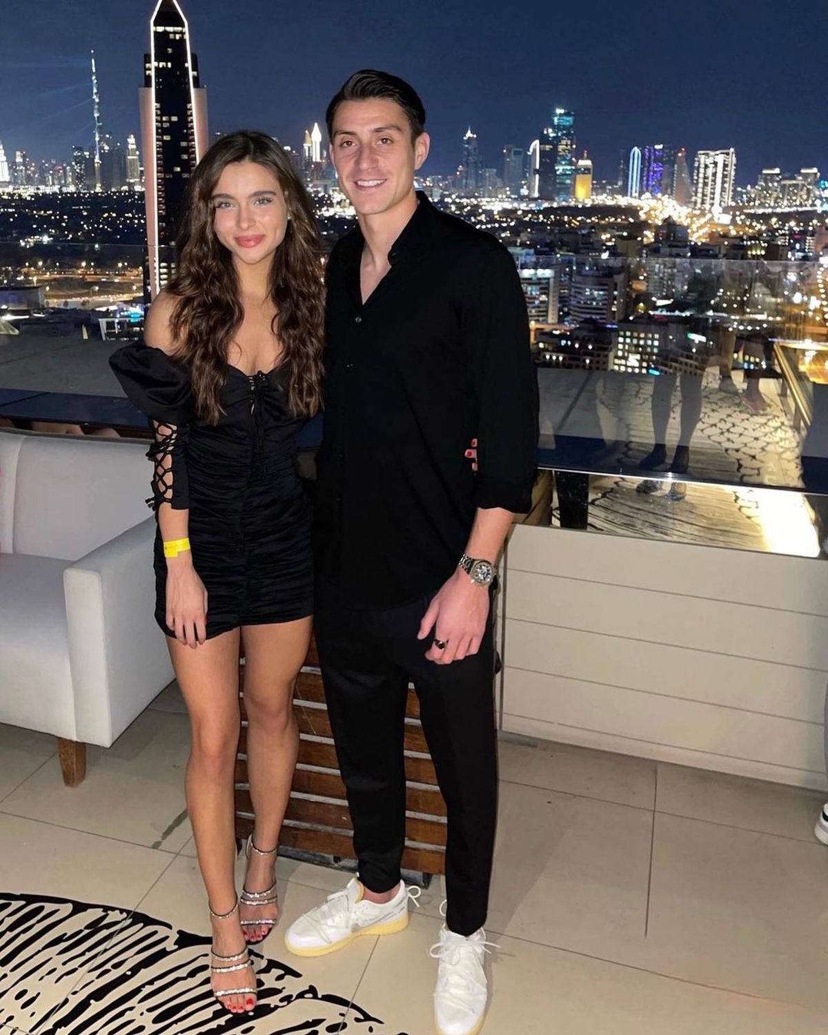 Reghe, sărut pasional cu iubita, vacanțe la Paris și Barcelona pentru „tricolori” + golgeterul Ligii 1 - Revelion în Oman