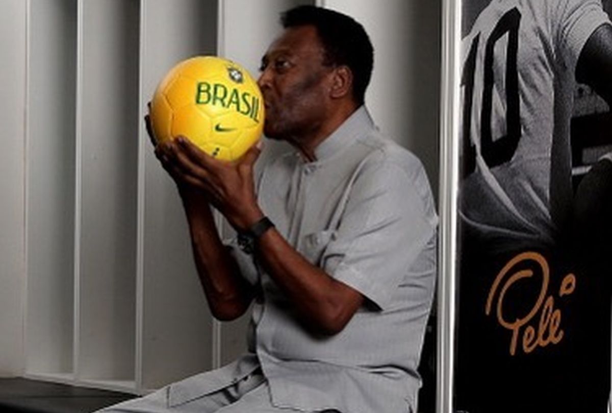 Pele și misterioasa cutie din vestiarul lui Santos. În urmă cu 48 de ani, legendarul brazilian a dat ordin să fie deschisă când el va muri