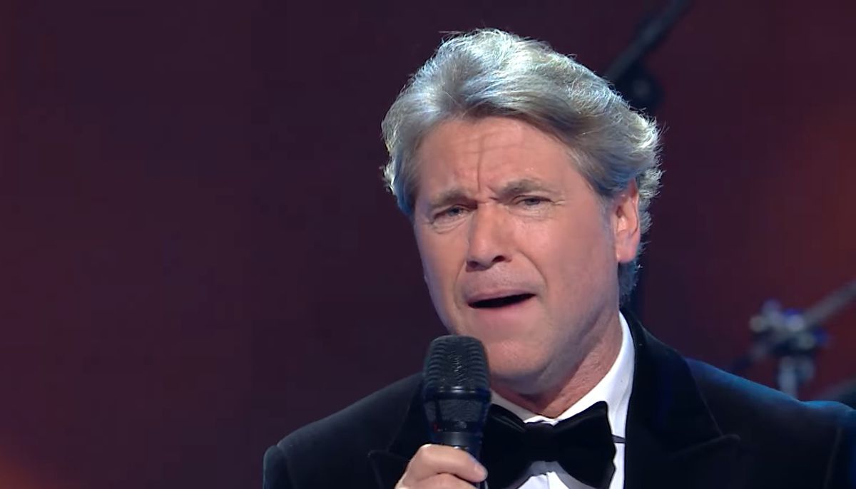 Florin Răducioiu, apariție de senzație de Revelion! A cântat în italiană alături de Andreea Marin