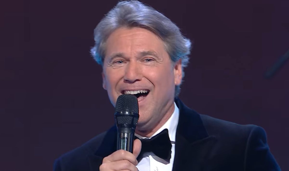 Florin Răducioiu, apariție de senzație de Revelion! A cântat în italiană alături de Andreea Marin