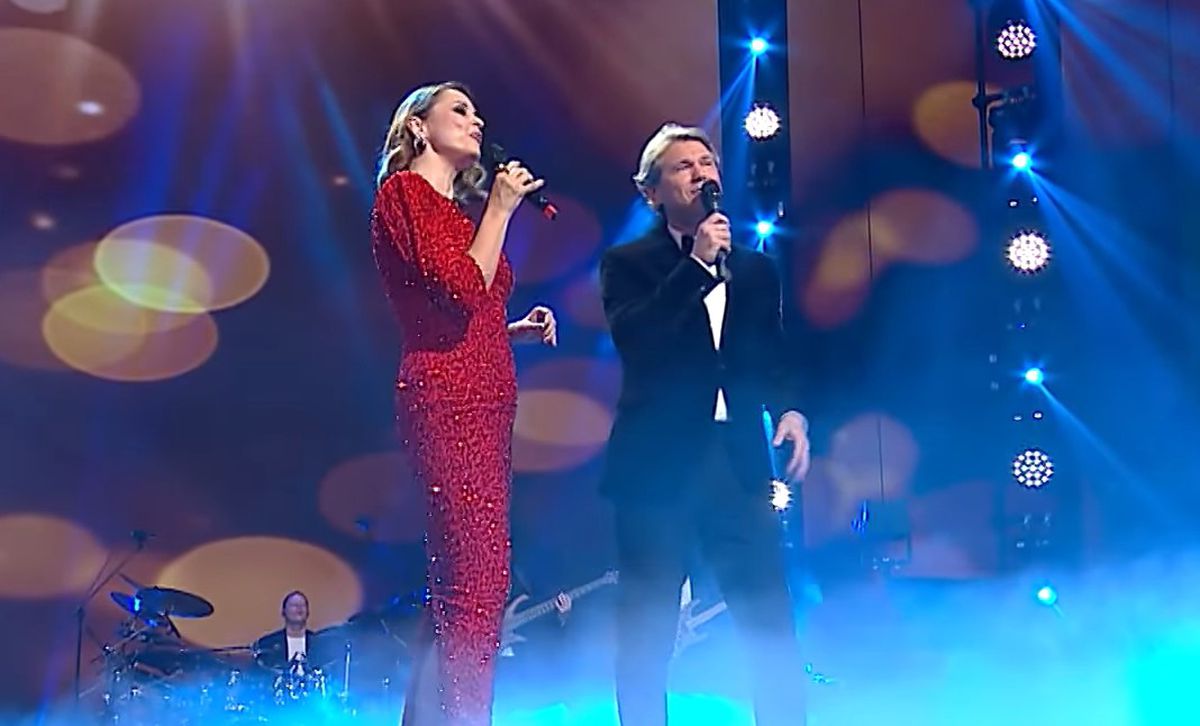 Florin Răducioiu, apariție de senzație de Revelion! A cântat în italiană alături de Andreea Marin