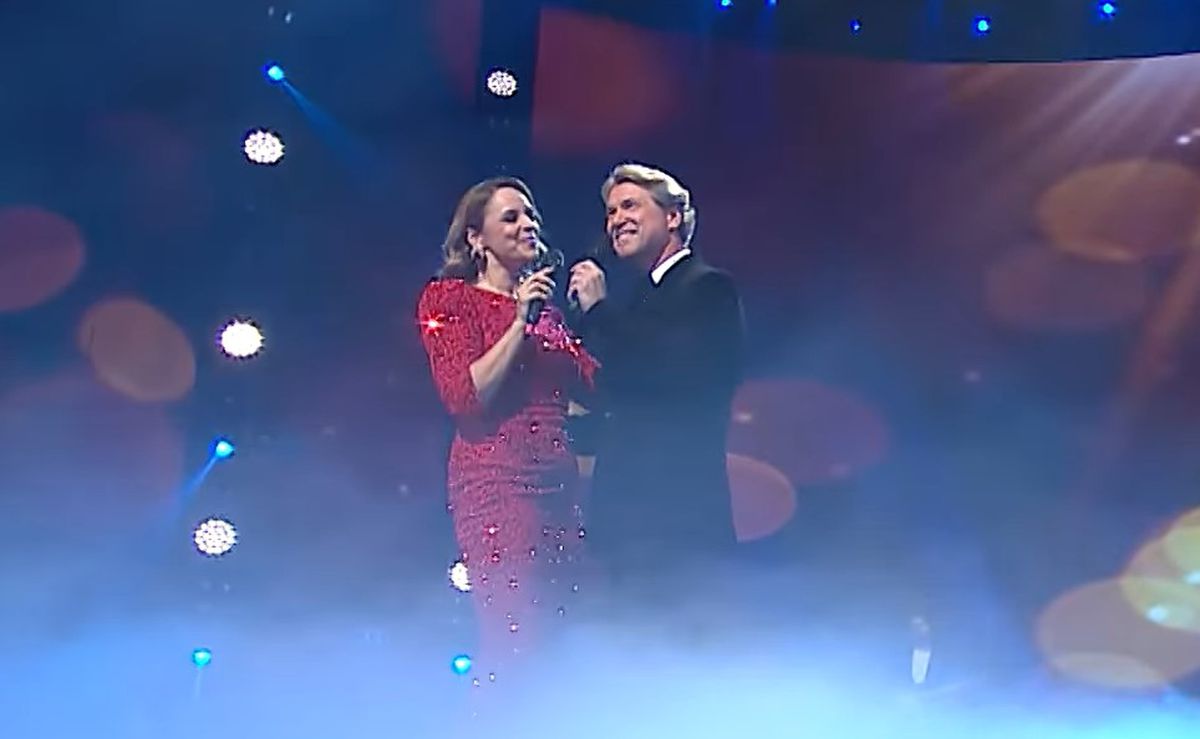 Florin Răducioiu, apariție de senzație de Revelion! A cântat în italiană alături de Andreea Marin