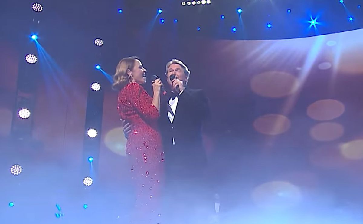 Florin Răducioiu, apariție de senzație de Revelion! A cântat în italiană alături de Andreea Marin