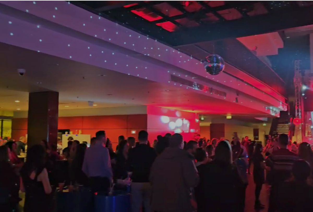 Revelion retro la Arena Națională: cum s-a trăit noaptea dintre ani pe stadion