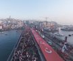 Imaginile începutului de an: peste 400.000 de oameni pe Podul Galata din Istanbul