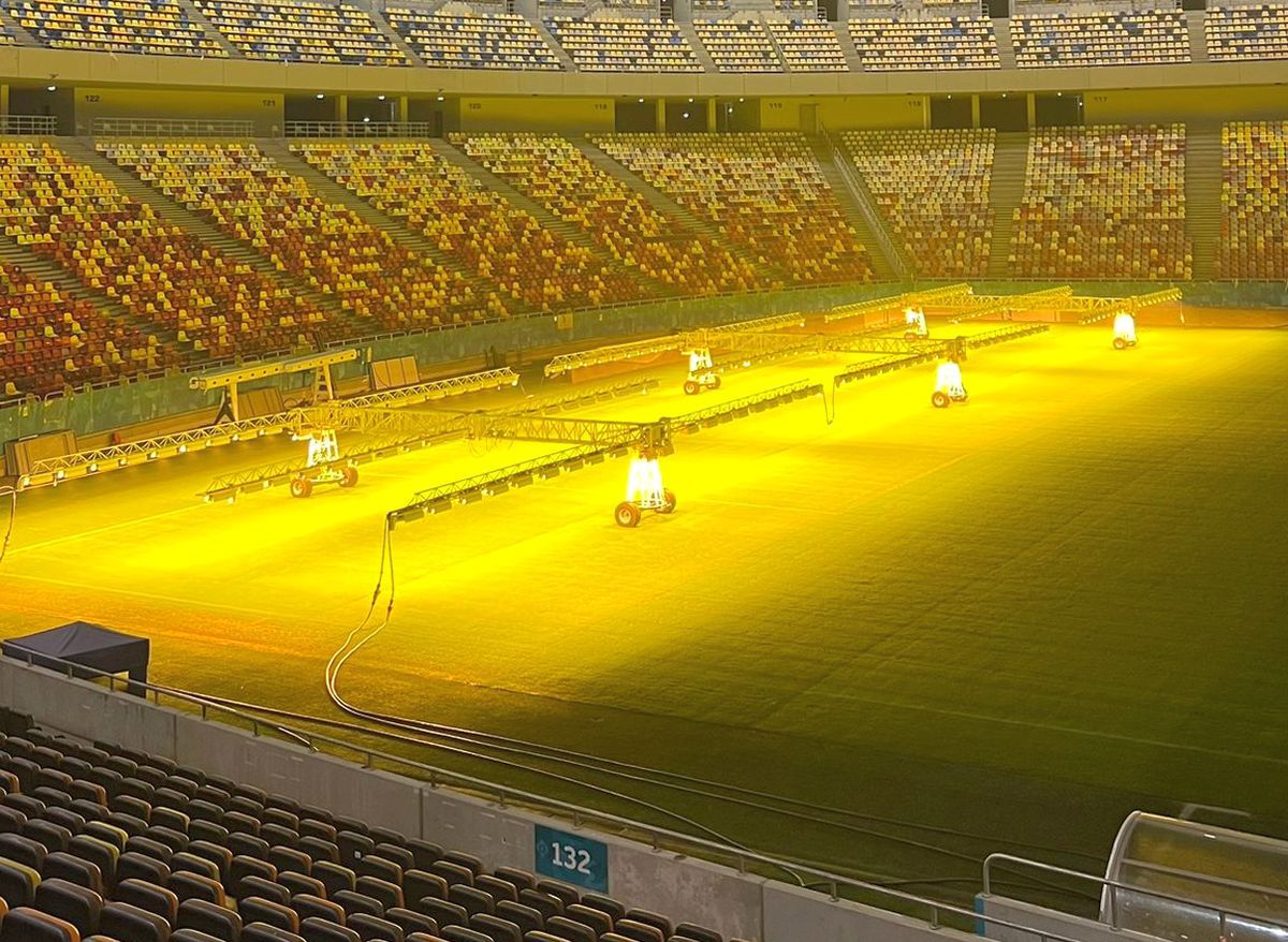 Credeai că le-ai văzut pe toate? Experiment: cum a fost Revelionul pe Arena Națională: 3 concerte, hore și atmosferă de anii '90 + Cât a costat noaptea petrecută în stadion