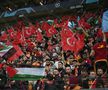 Fanii lui Galatasaray au afișat, la meciul cu Manchester United (3-3) din Europa League, mesaje pro-Gaza / Foto: Gazet Duvar