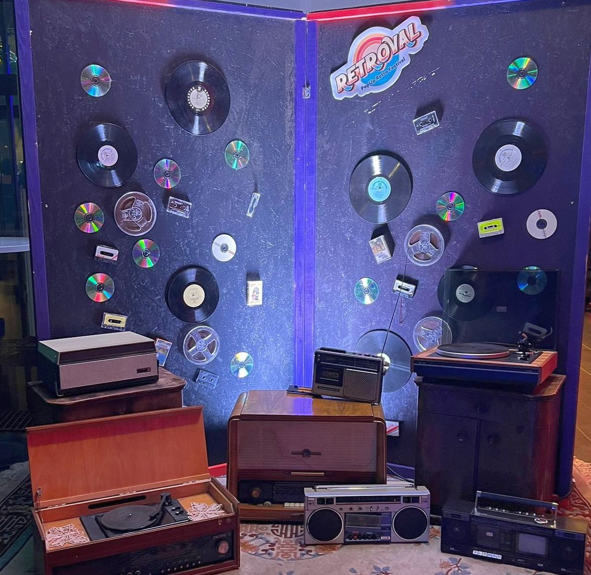 Credeai că le-ai văzut pe toate? Experiment: cum a fost Revelionul pe Arena Națională: 3 concerte, hore și atmosferă de anii '90 + Cât a costat noaptea petrecută în stadion