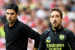 Brentford – Arsenal: Specialistul fazelor fixe din Premier League e în staff-ul lui Arsenal, dar și-a început cariera în Anglia la Brentford