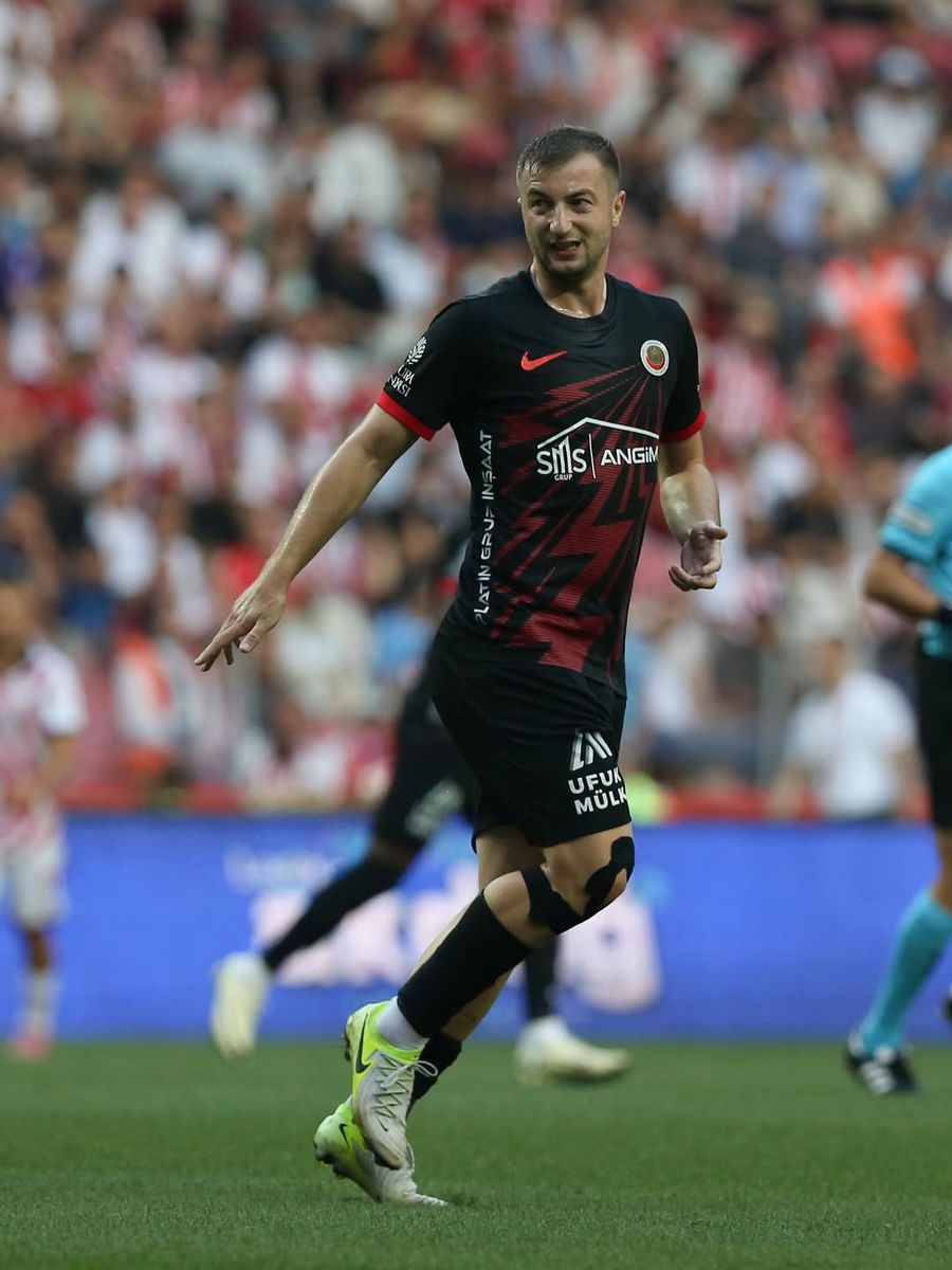 Dorit în Superligă, Daniel Popa își dezvăluie planul pentru 2026: „La asta mă gândesc” » De ce a plecat din Turcia și ce spune despre experiența la FCSB: „Trebuie să fim corecți”