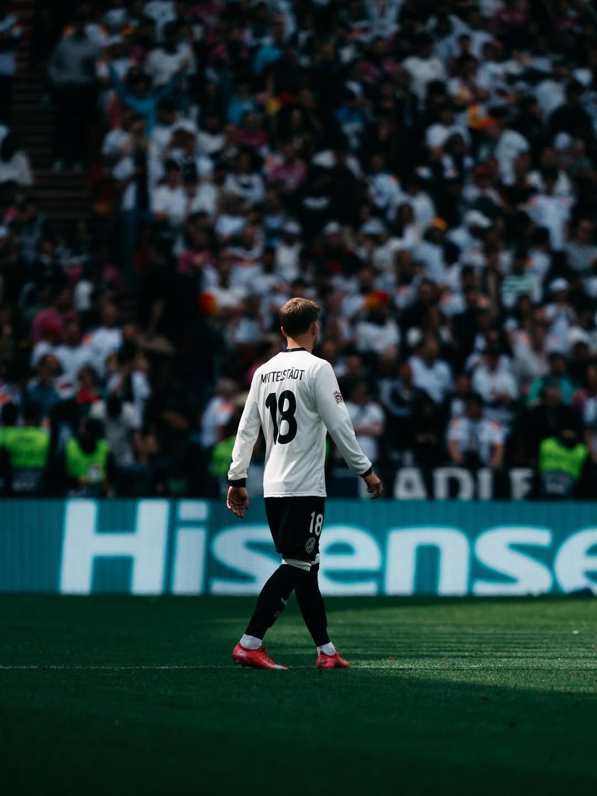 CR7 > Soție » Postarea de An Nou a internaționalului german i-a amuzat teribil pe fani