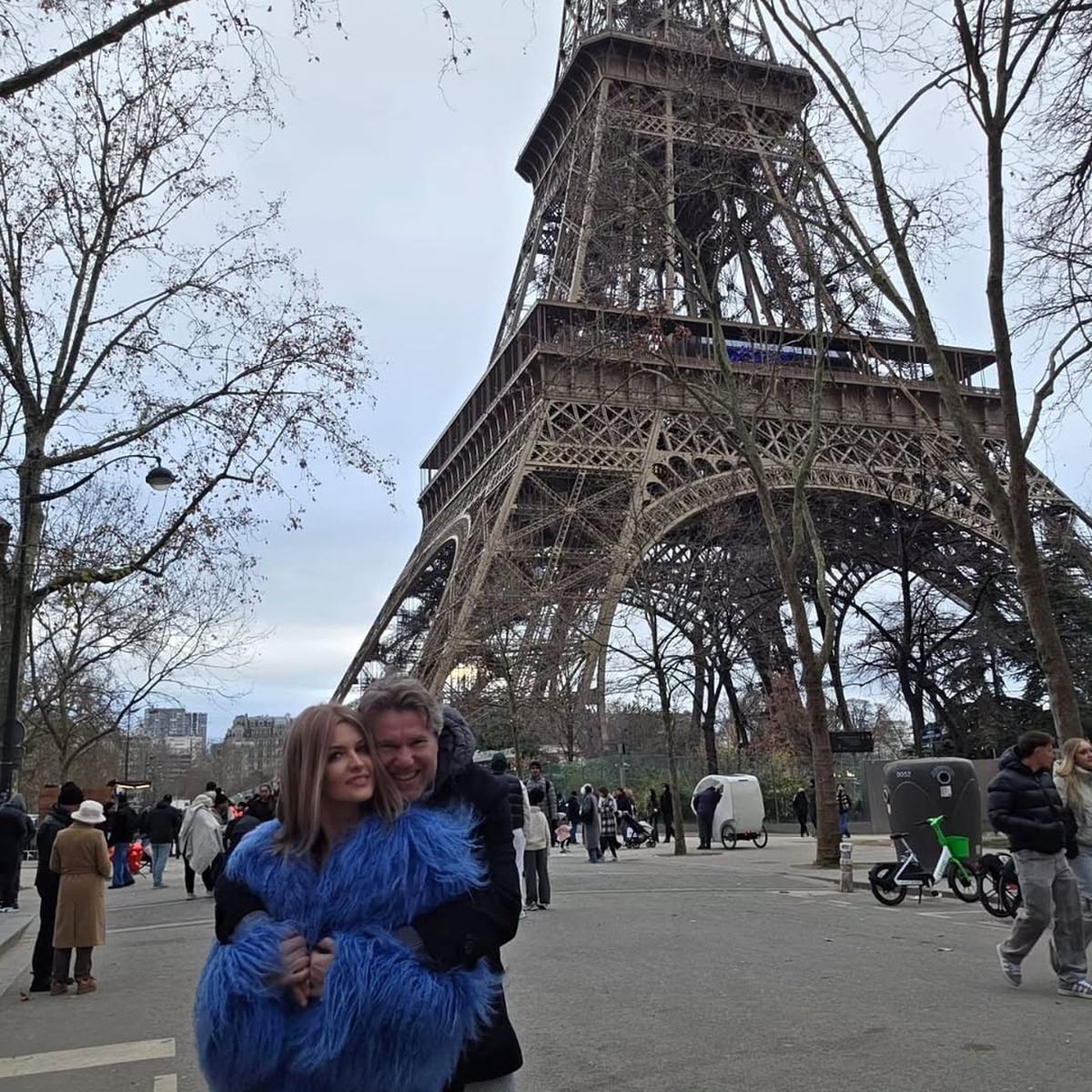 Florin Răducioiu a apărut lângă o blondă în noaptea dintre ani! Cine e femeia de care e îndrăgostit fostul internațional