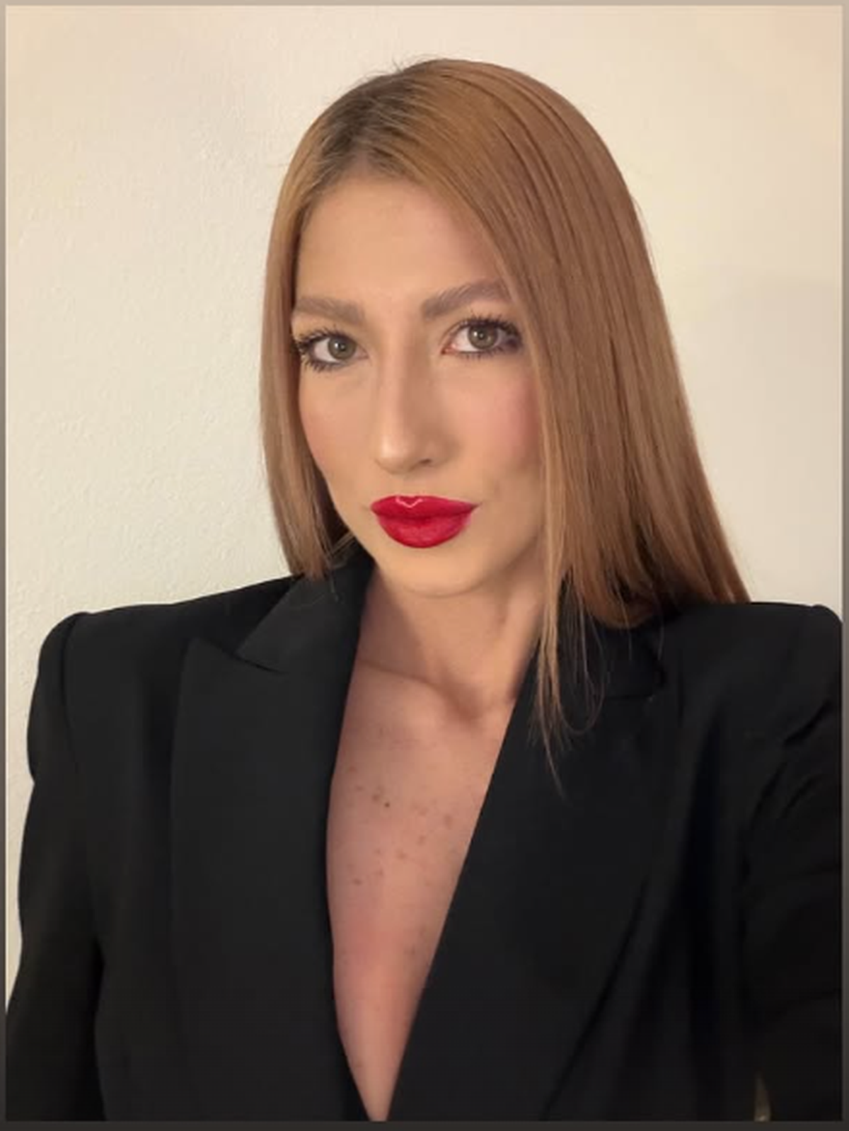 Cum au petrecut sportivii români noaptea de Revelion » O echipă a sărbătorit în cantonament! Cum s-a fotografiat Alibec alături de iubită