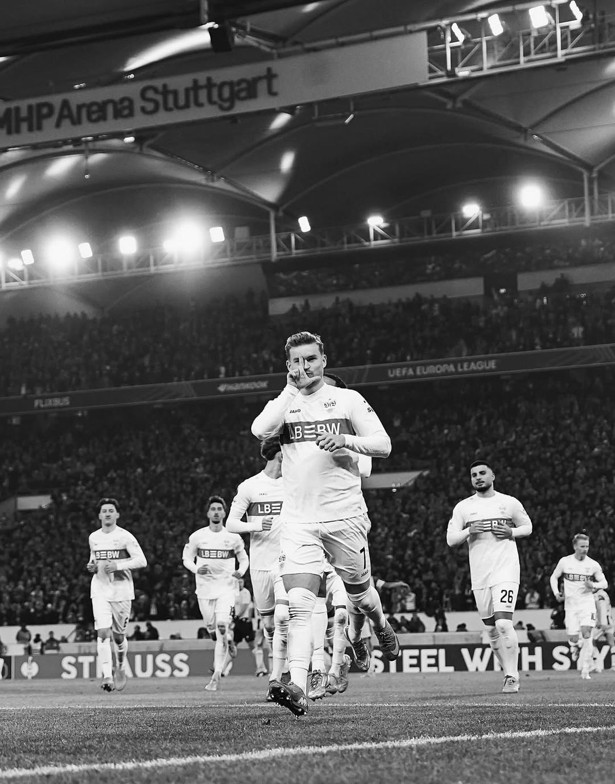 CR7 > Soție » Postarea de An Nou a internaționalului german i-a amuzat teribil pe fani