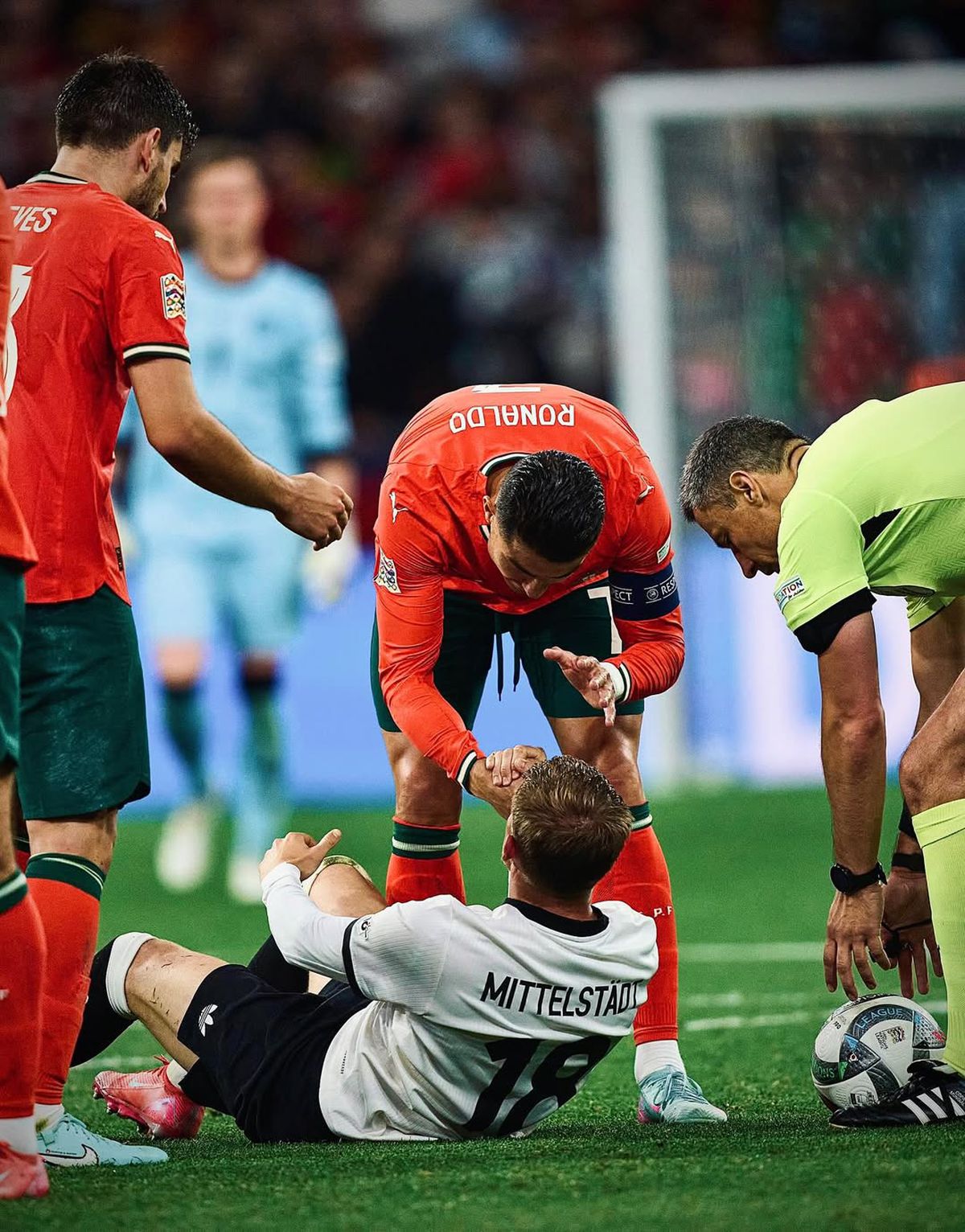 CR7 > Soție » Postarea de An Nou a internaționalului german i-a amuzat teribil pe fani