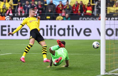 VIDEO Minunea Håland » Noul star al lui Dortmund a lovit din nou! Cifre ULUITOARE la numai 19 ani