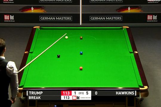 Englezul Judd Trump, campion mondial de snooker, a reușit o lovitură extraordinară în semifinalele Mastersului German, contra compatriotului Barry Hawkins.