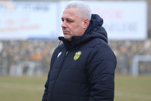 Marius Șumudică, 50 de ani, e hotărât să plece de la Yeni Malatyaspor. Antrenorul are două variante în Liga 1, Rapid și CS Universitatea Craiova.