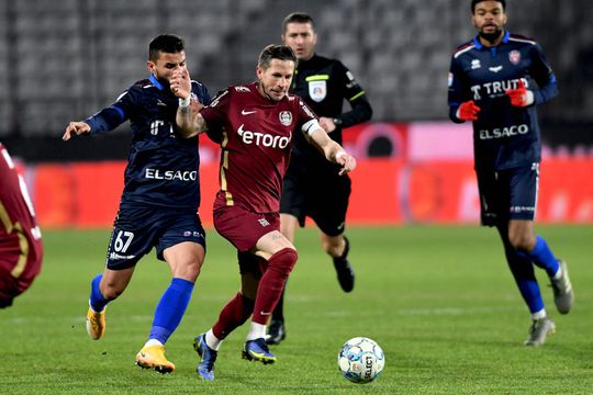 Enriko Papa în duel cu Deac 
Foto: Imago