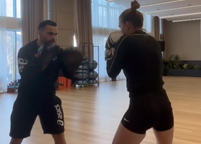 Noi metode de antrenament pentru Halep » Simona s-a apucat de box