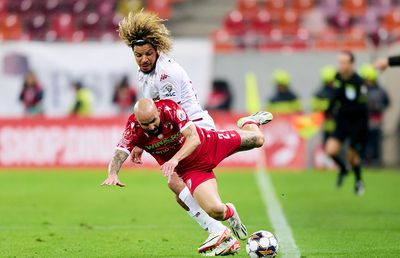 Când anunță Dinamo noul atacant + a apărut o nouă problemă: un om de bază s-ar putea retrage încă de acum!