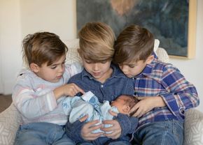 Imagine emoționantă în familia Phelps » „Băieții sunt captivați de cel mai nou frate al lor, vor să aibă grijă de el”