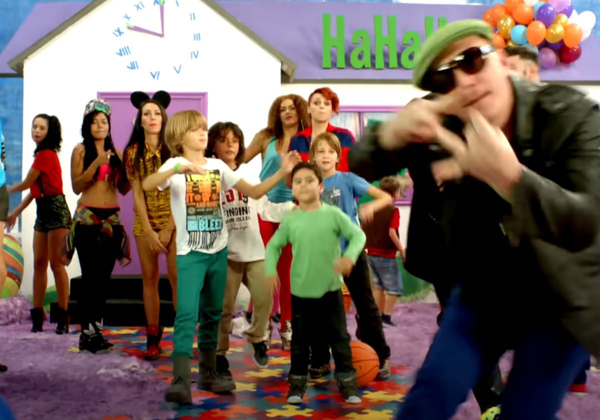 Amenințat cu incendierea mașinii, David Popovici a obținut ordin de protecție