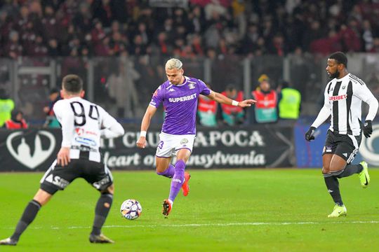 Cristi Manea, la minge, în U Cluj -Rapid/ foto Imago Images