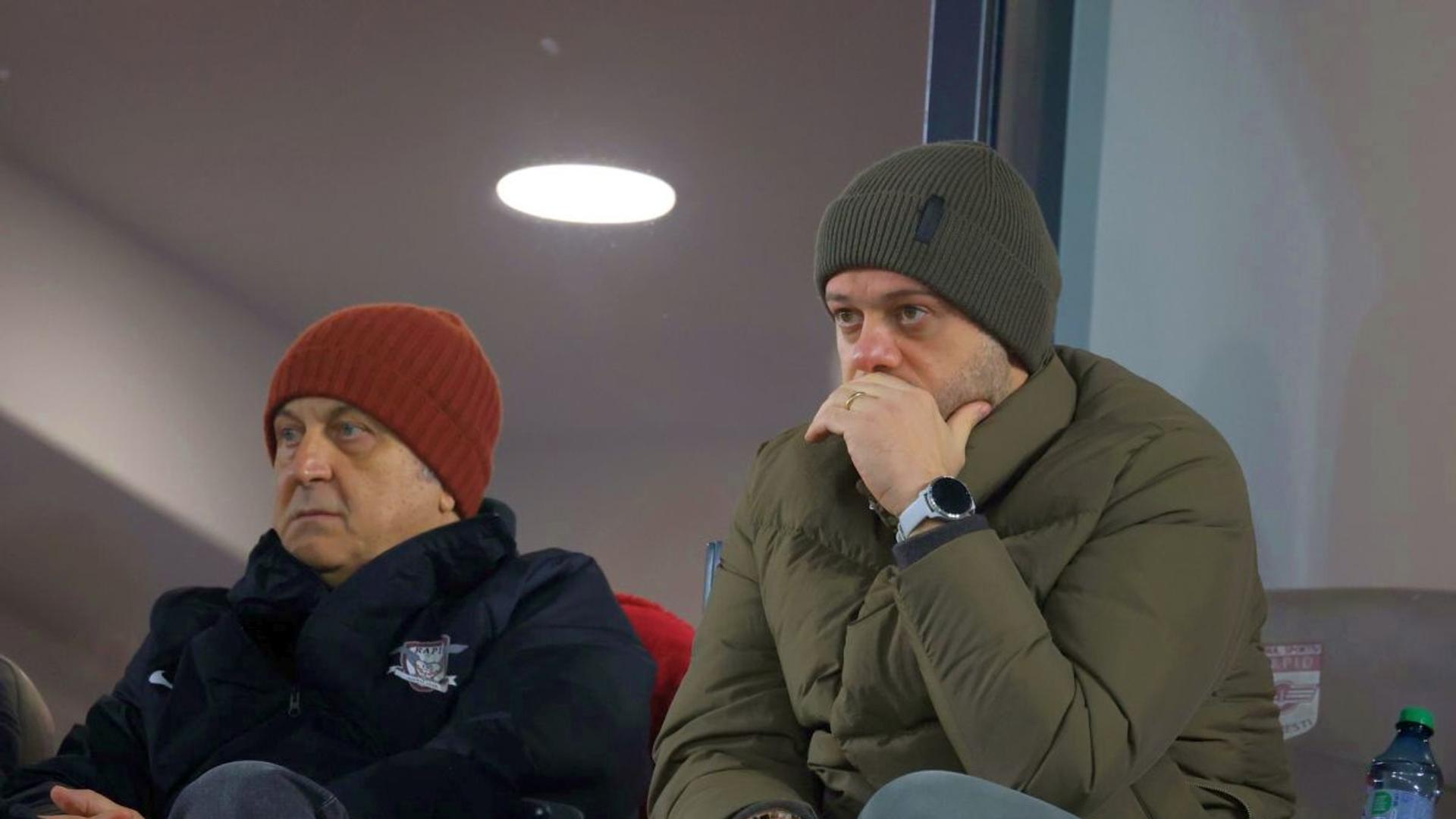 Daniel Sandu în costum elegant, discutând strategii sportive într-un birou modern, Toulouse, director sportiv Rapid. | sursa foto: Gazeta Sporturilor