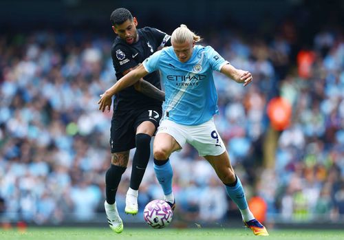Erling Haaland și Cristian Romero, în Manchester City - Tottenham / Foto: Imago Images