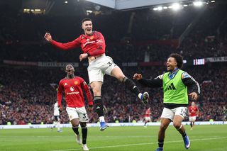 Trei din trei pentru Carrick pe banca lui United » „Diavolii” câștigă „thriller”-ul cu Fulham și urcă în TOP 4!