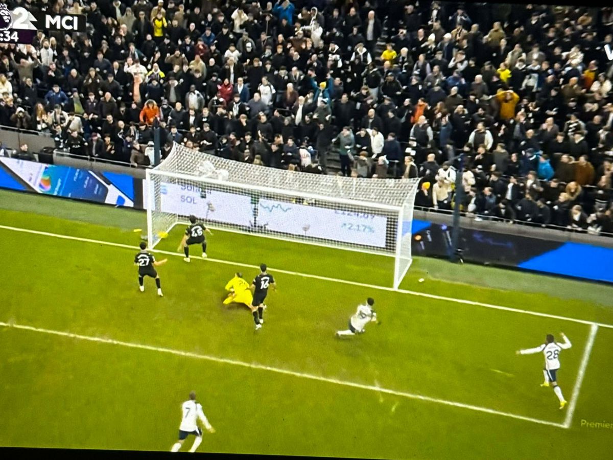 Gol Solanke în Tottenham - Manchester City