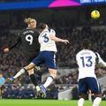Radu Drăgușin, în acțiune în Spurs - Manchester City // foto: Guliver/gettyimages