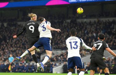 Cu Radu Drăgușin integralist, Tottenham a revenit miraculos cu Manchester City! Cum s-a descurcat românul
