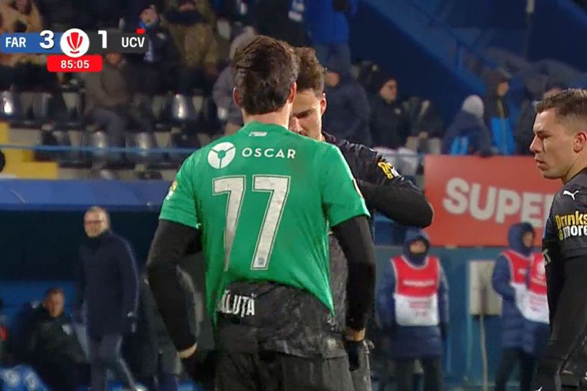 Tudor Băluță a devenit portar de ocazie în Farul - Craiova // FOTO: captură Orange Sport