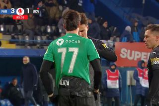 „Portarul” Tudor Băluță a venit înghețat la flash-interviu: „Încă tremur”