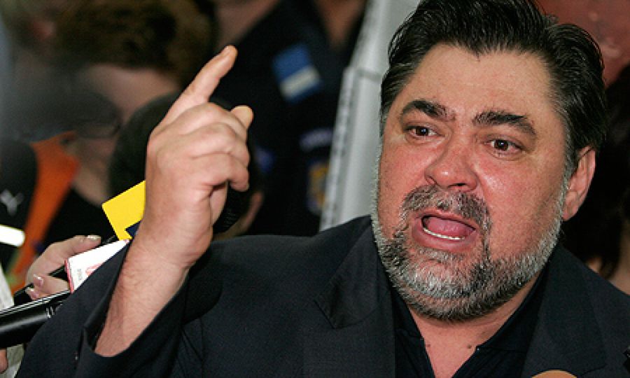 Dumitru Sechelariu, fostul patron al lui FCM Bacău, e unul dintre conducătorii cu care Constantin Frățilă s-a intersectat deseori în anii '90. Foto: arhiva GSP Fostul arbitru din Liga 1 a „zguduit” Bursa de Valori: „Am o avere de 60-80 milioane de euro” » Pregătește o BOMBĂ: „Lucrez la proiect, Hagi CEO!”