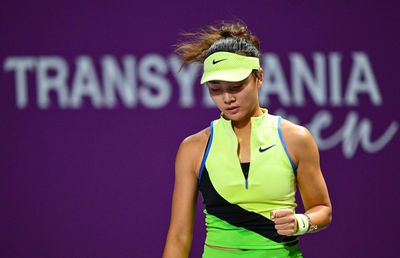 Inspirată de Carlos Alcaraz, o jucătoare din China a reușit surpriza în primul meci de la Transylvania Open: „Cheia a fost să cred”