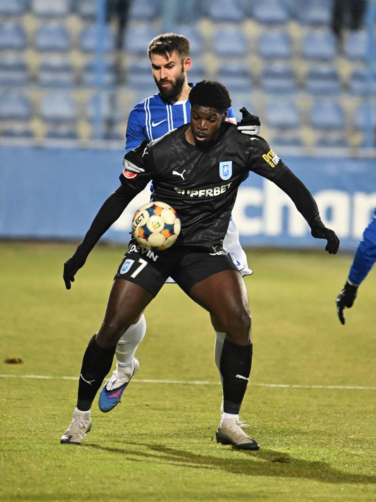 Lider călcat în picioare: Farul a spulberat-o pe Universitatea Craiova! Alibec, gol la revenire în poarta apărată de... Tudor Băluță!