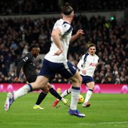 Radu Drăgușin, în acțiune în Spurs - Manchester City // foto: Guliver/gettyimages