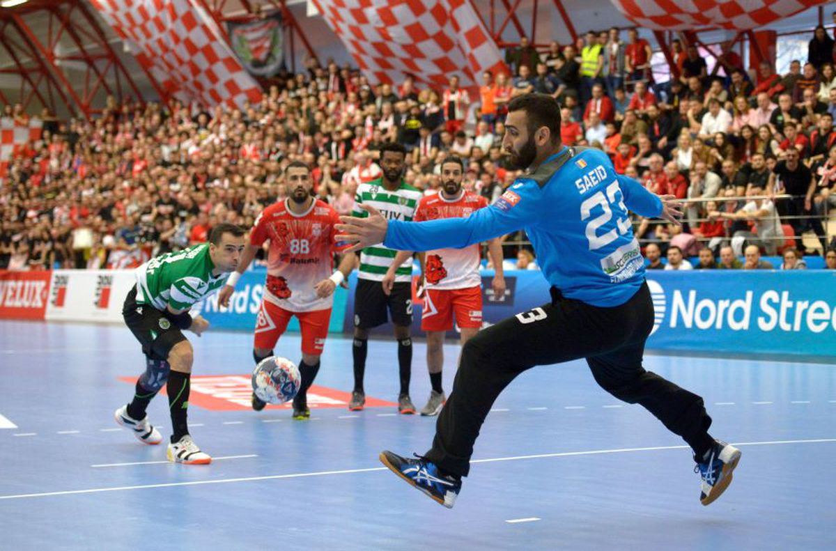 DINAMO - SPORTING 26-24 // VIDEO + FOTO Momente impresionante în Sala Dinamo! Handbaliștii au celebrat calificarea alături de galerie, într-o atmosferă irespirabilă