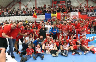 DINAMO ÎN LIGA CAMPIONILOR // VIDEO+FOTO Căpitanul Savenco așteaptă derby-ul cu Steaua: „Abia acum începe greul!” + ce spune despre fanii din Sala Dinamo