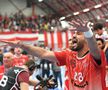 DINAMO - SPORTING 26-24 // VIDEO + FOTO Momente impresionante în Sala Dinamo! Handbaliștii au celebrat calificarea alături de galerie, într-o atmosferă irespirabilă