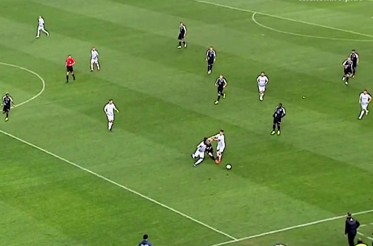 CRAIOVA - GAZ METAN // FOTO Greșeli mari de arbitraj: oltenii au trecut în avantaj după o eroare a lui Horațiu Feșnic + penalty neacordat pentru oaspeți