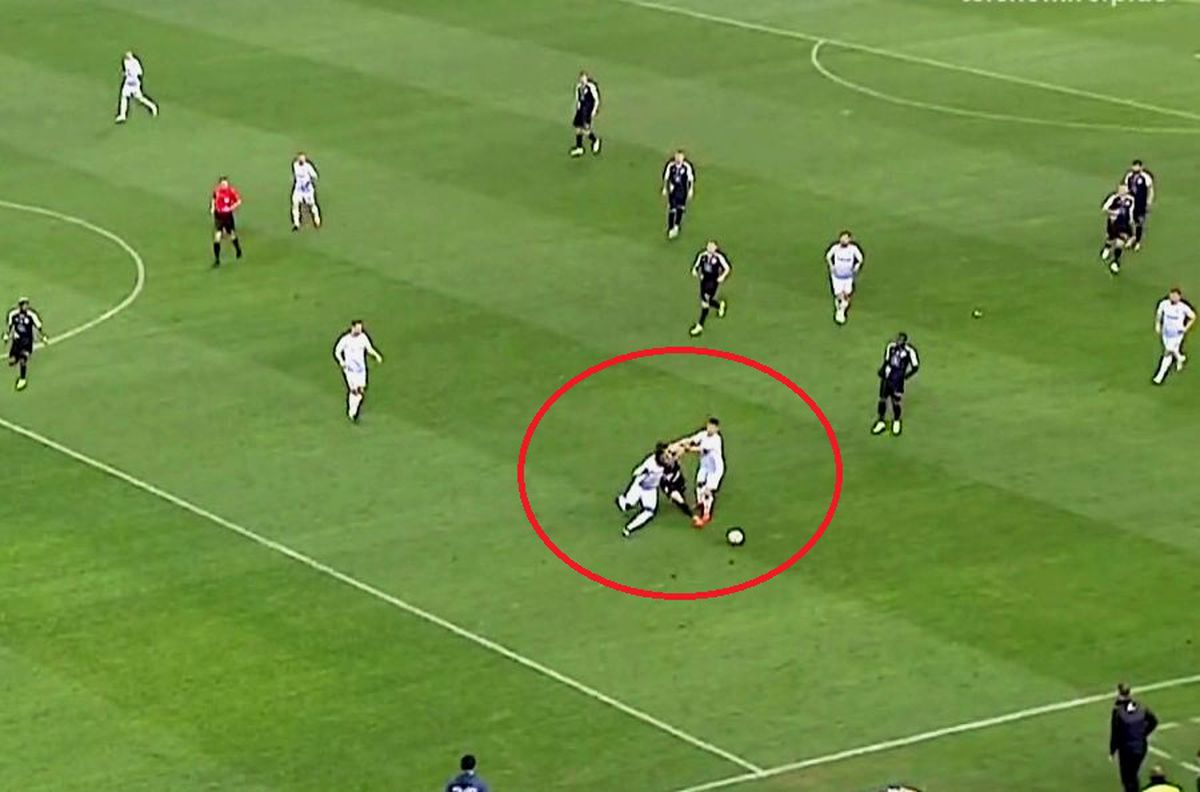 CRAIOVA - GAZ METAN // FOTO Greșeli mari de arbitraj: oltenii au trecut în avantaj după o eroare a lui Horațiu Feșnic + penalty neacordat pentru oaspeți