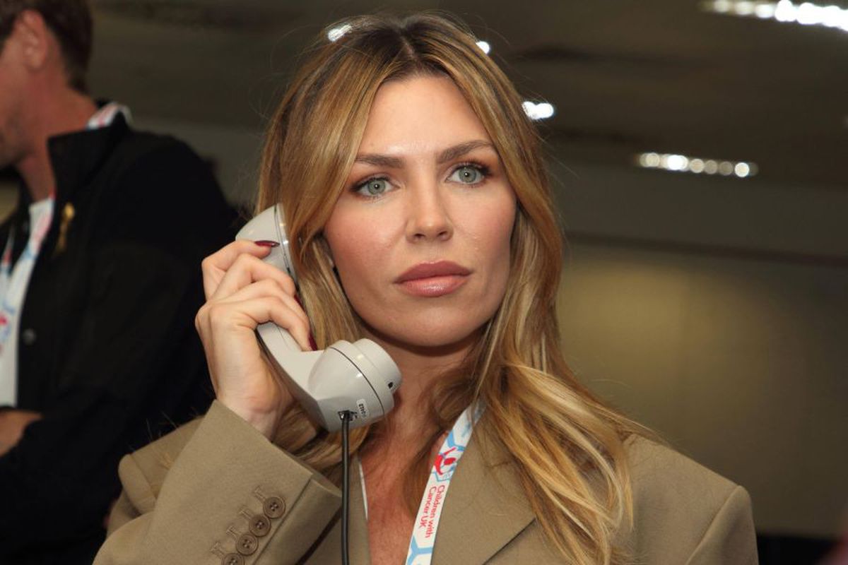 Banii vorbesc! TOP 10 cele mai bogate iubite de fotbaliști: Georgina lui Cristiano nici nu se atinge de top 3!