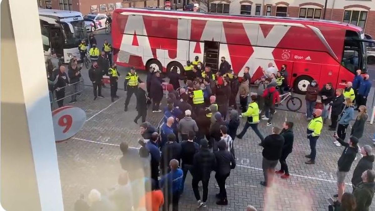 Incidente PSV - Ajax 1-1